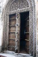 Двери - особенность Занзибара